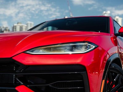 2026 Lamborghini Urus SE — photo 7