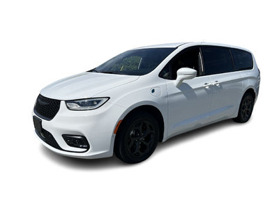 2022 Chrysler Pacifica in Langley, British Columbia