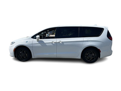 2022 Chrysler Pacifica in Langley, British Columbia