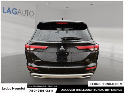 2023 Mitsubishi Outlander LE — photo 4