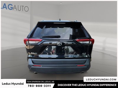 2021 Toyota RAV4 XLE — photo 3