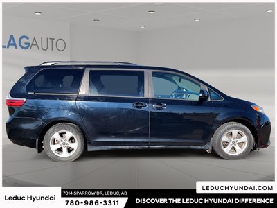 2018 Toyota Sienna LE — photo 3