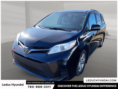 2018 Toyota Sienna LE — photo 1