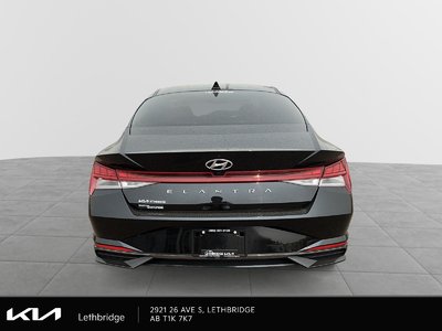 2023 Hyundai Elantra Luxury — photo 3