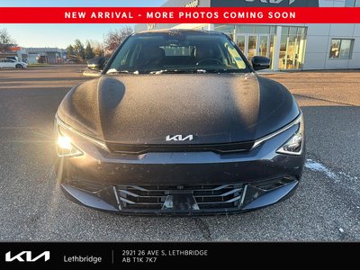 2025 Kia EV6 Land w/Premium Pkg — photo 2
