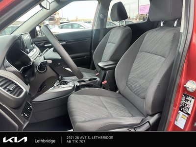 2023 Kia Seltos LX — photo 8