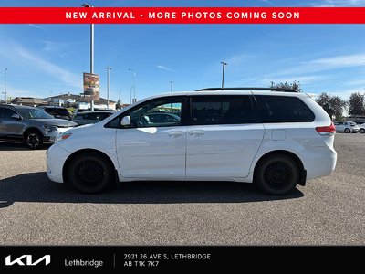 2013 Toyota Sienna LE — photo 5