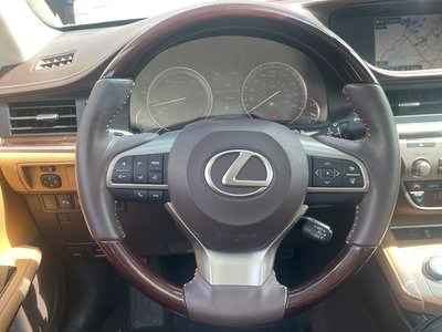 2016 Lexus ES 350 in Laval, Quebec