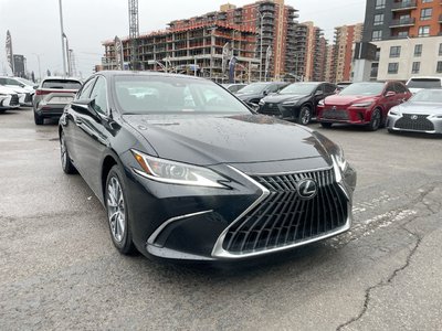 2025 Lexus ES Hybrid in Laval, Quebec