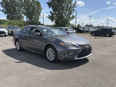 Lexus ES  2018 à Laval, Québec