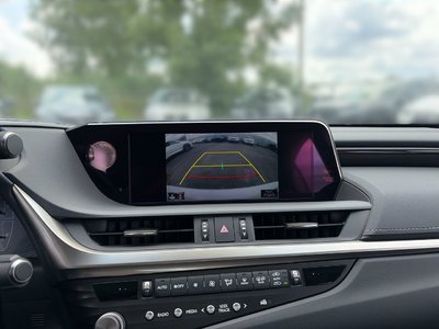 2021 Lexus ES in Laval, Quebec