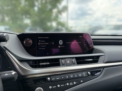 2021 Lexus ES in Laval, Quebec