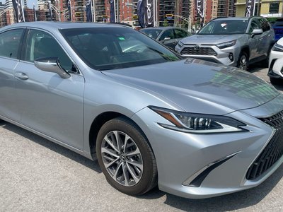2023 Lexus ES350 in Laval, Quebec