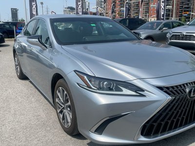 2023 Lexus ES350 in Laval, Quebec