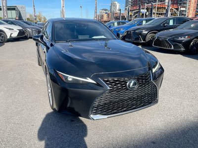 Lexus IS 300  2020 à Laval, Québec