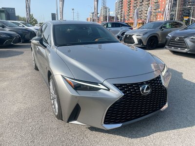 Lexus IS 300  2023 à Laval, Québec