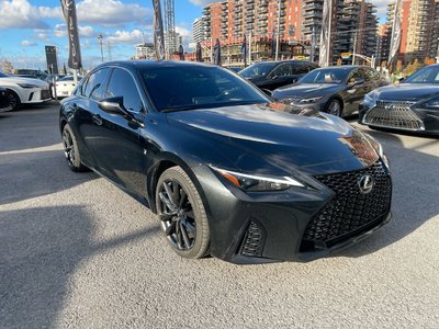 Lexus IS 300  2023 à Laval, Québec