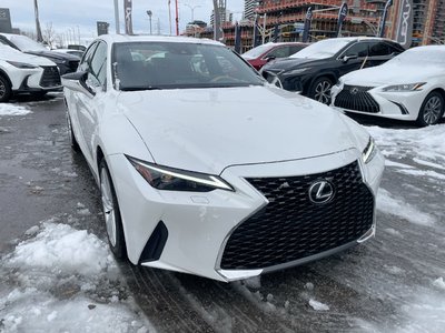 Lexus IS 300  2023 à Laval, Québec