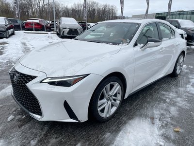 Lexus IS 300  2023 à Laval, Québec