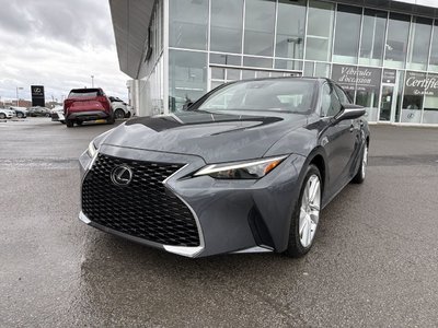 Lexus IS 300  2024 à Laval, Québec