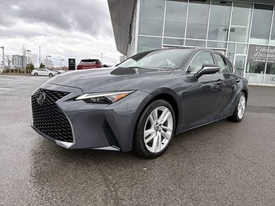 Lexus IS 300  2024 à Laval, Québec