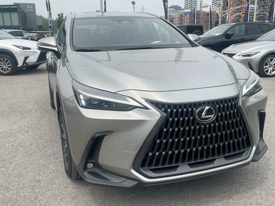 Lexus NX 450h+  2023 à Laval, Québec