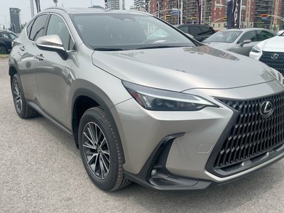 Lexus NX 450h+  2023 à Laval, Québec