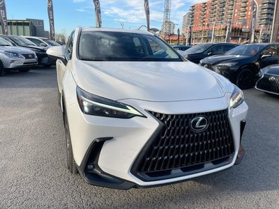 Lexus NX 450h+  2023 à Laval, Québec