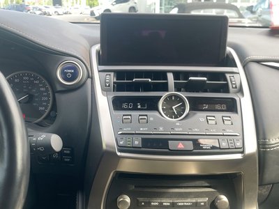 Lexus NX 300h  2021 à Laval, Québec