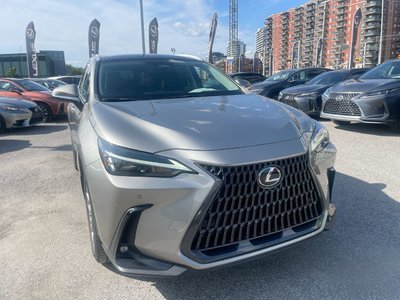 Lexus NX  2022 à Laval, Québec