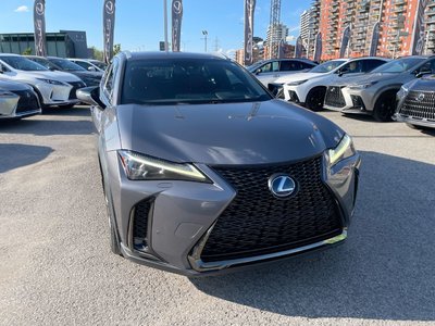 Lexus UX 250h  2021 à Laval, Québec