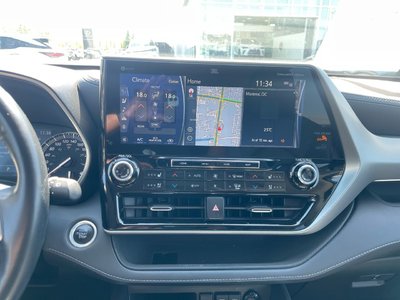 2021 Toyota HIGHLANDER LIMITED AWD in Laval, Quebec