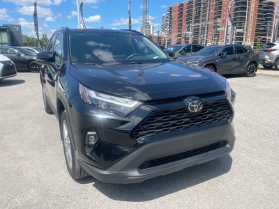 Toyota RAV4  2024 à Laval, Québec