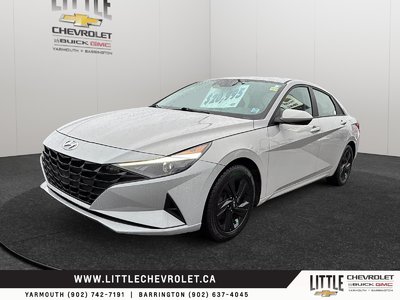 2022 Hyundai Elantra Preferred FUEL-EFFIECIENT SEDAN!