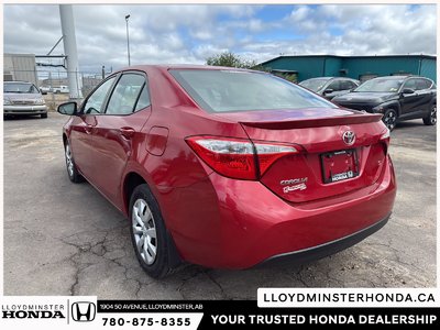 2016 Toyota Corolla S — photo 8