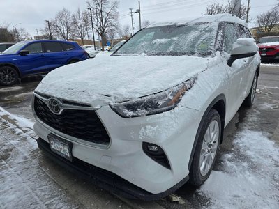 2023 Toyota Highlander in Markham, Ontario