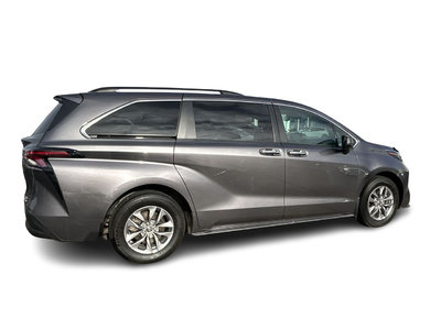 2023 Toyota Sienna Hybrid in Markham, Ontario