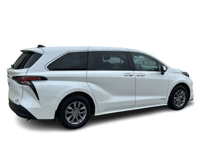 2021 Toyota Sienna Hybrid in Markham, Ontario