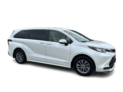 2021 Toyota Sienna Hybrid in Markham, Ontario