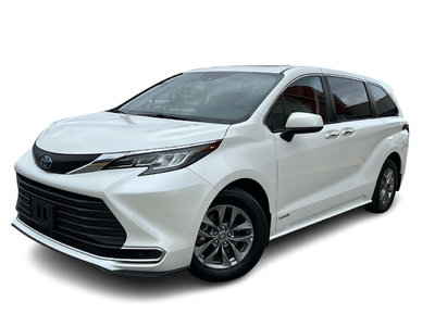 2021 Toyota Sienna Hybrid in Markham, Ontario