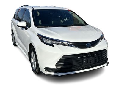2022 Toyota Sienna Hybrid in Markham, Ontario