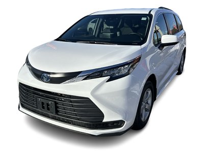 2022 Toyota Sienna Hybrid in Markham, Ontario