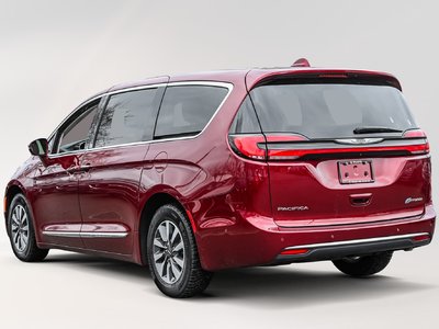 Chrysler Pacifica Hybrid  2022 à Dorval, Québec