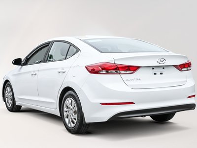 Hyundai Elantra  2017 à Dorval, Québec