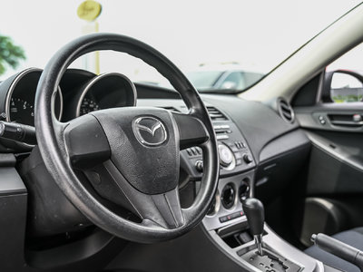 2010 Mazda 3 in Dorval, Quebec