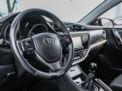 Toyota Corolla iM  2017 à Dorval, Québec