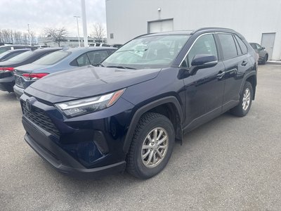 Toyota RAV4 XLE AWD, TOIT, CRUISE, CAM RECUL, BLUETOOTH 2024 UN PROPRIETAIRE, AUCUN ACCIDENT!