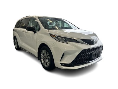2022 Toyota Sienna Hybrid in Mississauga, Ontario