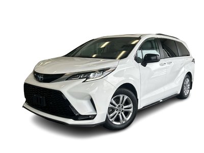 2022 Toyota Sienna Hybrid in Mississauga, Ontario