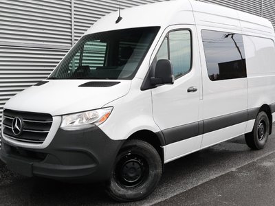 Mercedes-Benz Sprinter Van  2025